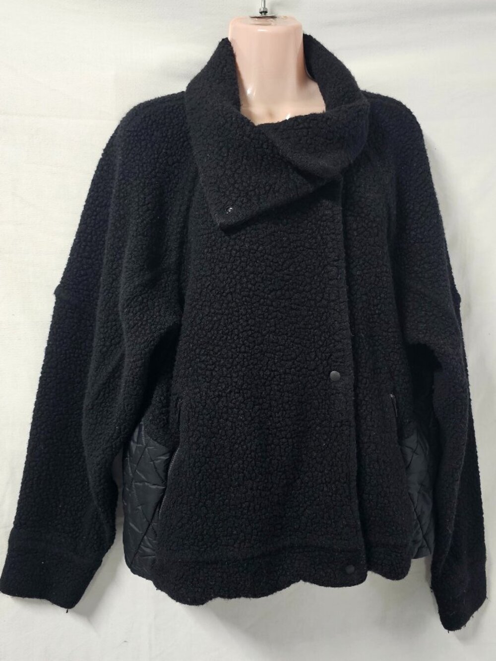 Lululemon Show Me the Sherpa Jacket Women Size 10 Black